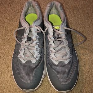 MENS NIKE TENNIS SHOES